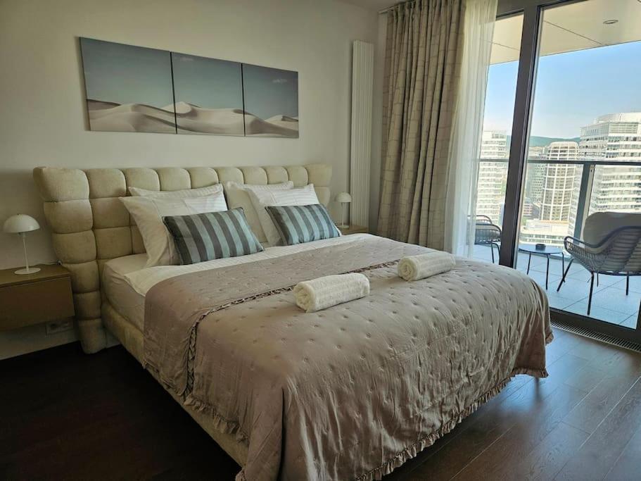 Eurovea Tower - Luxury In Heaven Apartment *